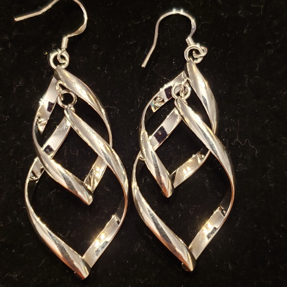 Brand New S.P. Double Twisted Drop Earrings, Intertwining Silver Swirl Earrings.